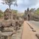 Angkor Wat kapu isten és démon szobrokkal